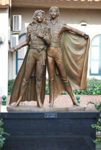 Statue Lady Oscar con André Gardier a Takarazuka, Hyōgo (J)