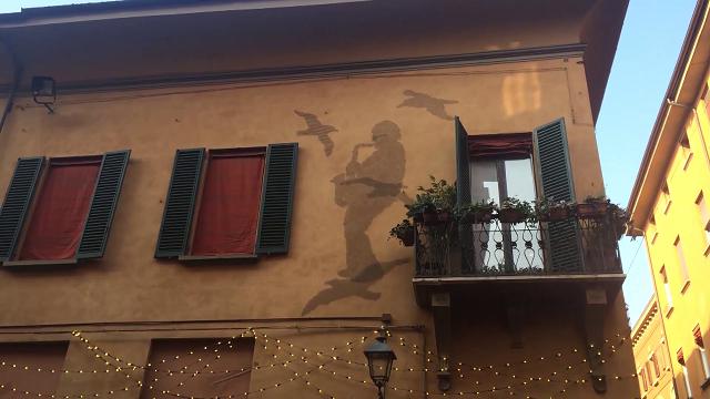 Casa-di-Lucio-Dalla-Via-DAzeglio-Bo