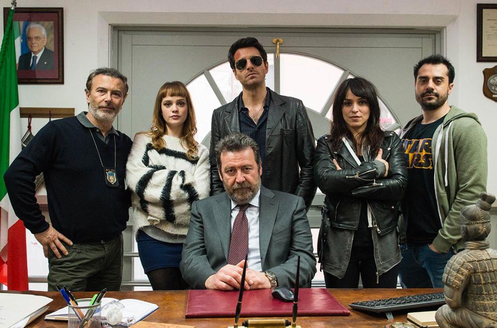 Cast-Ispettore-Coliandro-7