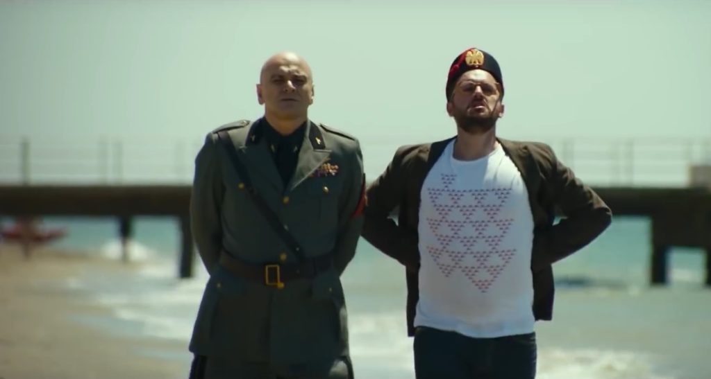 Film-SonoTornato-2018-Attori-Massimo-Popolizio-Frank-Matano-Recensione-Comparata-2019
