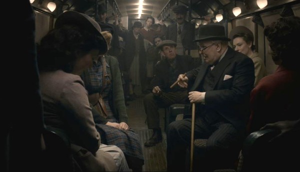 Scena-Film-L-Ora-più-Buia-2017-Regia-Joe-Wright-Recensione-Comparata-2019 Scena-Film-L-Ora-più-Buia-2017-Regia-Joe-Wright-Recensione-Comparata-2019