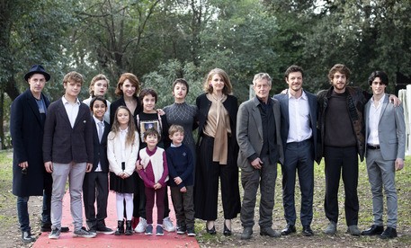 Cast-La-Guerra-è-finita-2019-2020-Recensione-Comparata