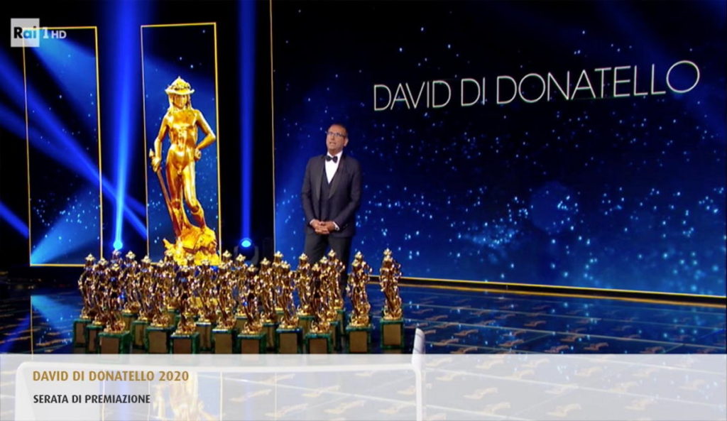 Carlo-Conte-presenta-il-Premio-David-di-Donatello-2020-Recensione-Comparata