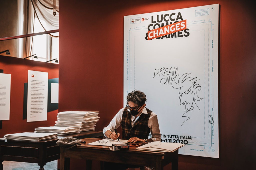 Lucca-Changes-2020-Roberto-Recchioni-Fumettista-firme-in-Palazzo-Ducale