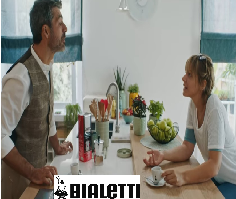 Nuovo spot per Bialetti per il nuovo Perfetto Mokacon protagonista Luca Argentero e una ragazza